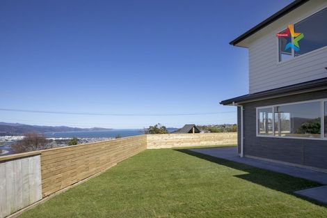 Photo of property in 2 Poto Road, Normandale, Lower Hutt, 5010