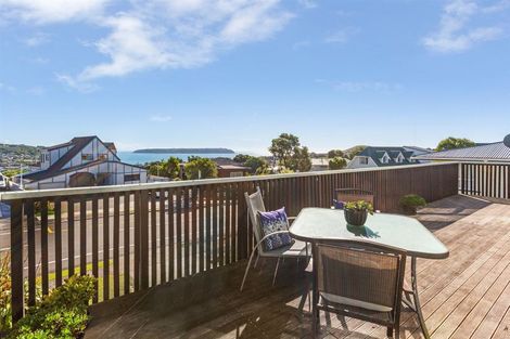 Photo of property in 106 Gloaming Hill, Titahi Bay, Porirua, 5022