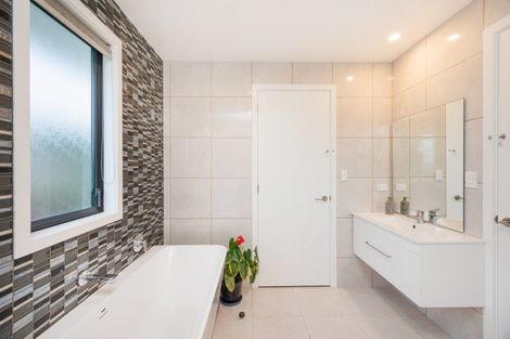 Photo of property in 7 Grand Oaks Drive, Awapuni, Palmerston North, 4412