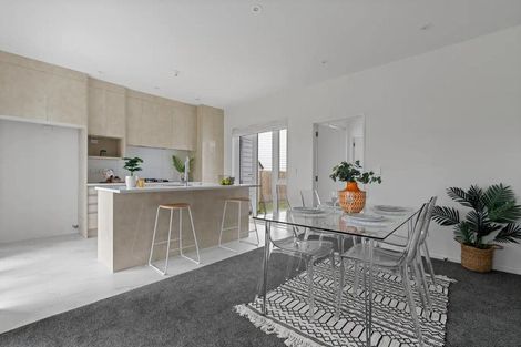 Photo of property in 2 Warbler Crescent, Papakura, 2110