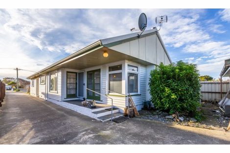 Photo of property in 13 Cradock Street, South New Brighton, Christchurch, 8062