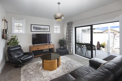 Photo of property in 82 Olliviers Road, Phillipstown, Christchurch, 8011