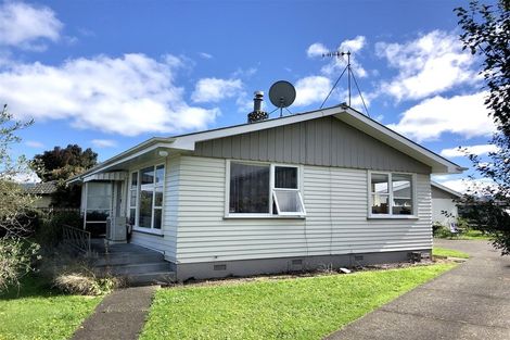 Photo of property in 3 Gertrude Street, Dannevirke, 4930