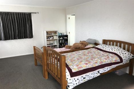 Photo of property in 22 Attymon Lane, East Tamaki, Auckland, 2016