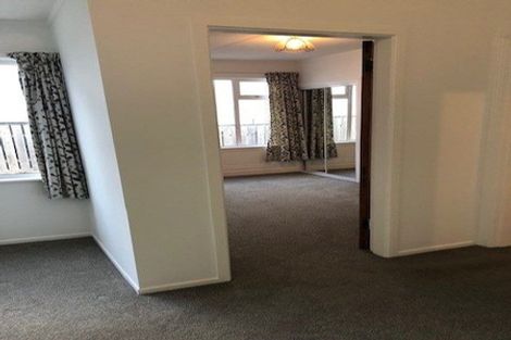 Photo of property in 118 Lyall Parade, Lyall Bay, Wellington, 6022