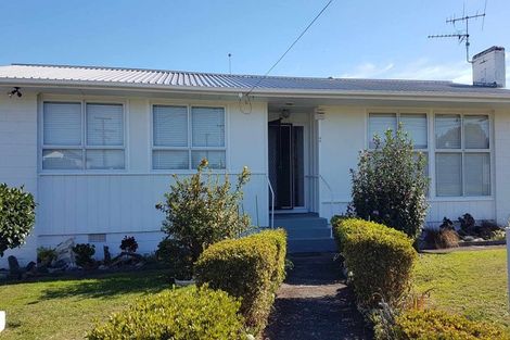 Photo of property in 2 Staines Avenue, Mangere East, Auckland, 2024