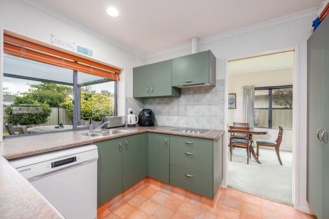 Photo of property in 10 Forbury Way, Taradale, Napier, 4112