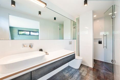 Photo of property in 9 Matipo Street, Wanaka, 9305