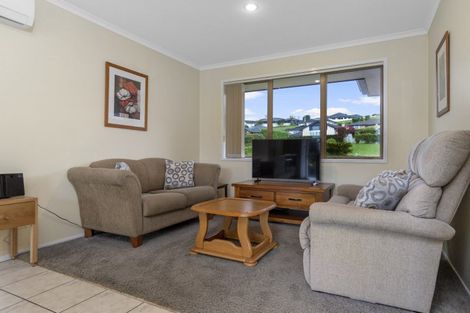 Photo of property in 10 Haden Place, Omokoroa, 3114