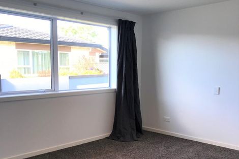 Photo of property in 11a Pinkerton Grove, Newlands, Wellington, 6037