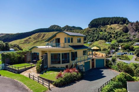 Photo of property in 9 Aria Terrace, Mokau, 4376
