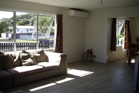 Photo of property in 16 Beryl Grove, Birchville, Upper Hutt, 5018