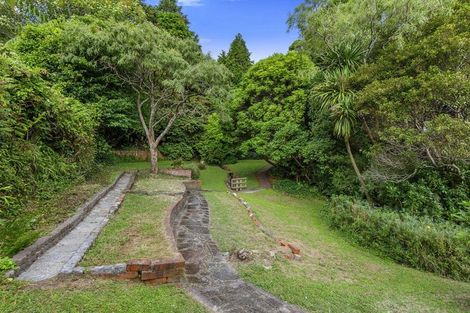 Photo of property in 124 Kamahi Street, Stokes Valley, Lower Hutt, 5019