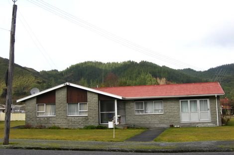 Photo of property in 3 Church Street, Reefton, 7830