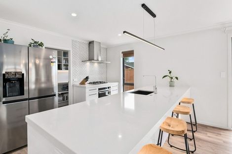 Photo of property in 6 Saint Vincent Way, Waikanae, 5036