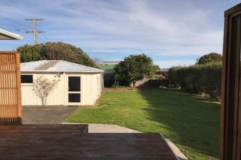 Photo of property in 1 Truby King Street, Merrilands, New Plymouth, 4312