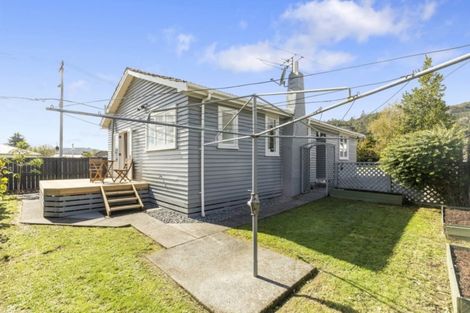 Photo of property in 358 Stokes Valley Road, Stokes Valley, Lower Hutt, 5019
