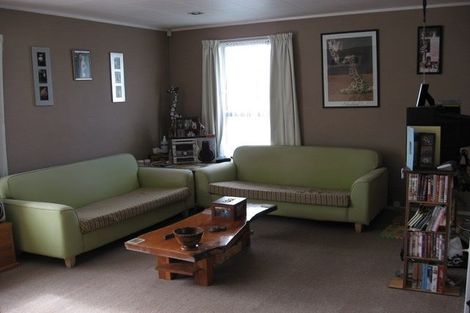 Photo of property in 1/4 Elizabeth Drive, West Harbour, Auckland, 0618