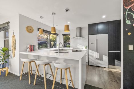 Photo of property in 33 Broadhaven Avenue, Parklands, Christchurch, 8083