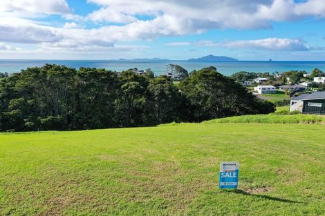 Photo of property in 3 Starlight Place, Langs Beach, 0582