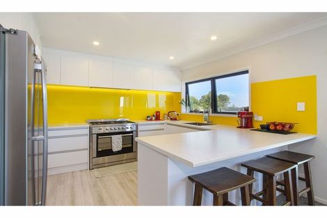 Photo of property in 162 Royal Road, Massey, Auckland, 0614