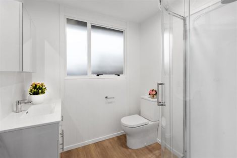 Photo of property in 8b Queenspark Drive, Parklands, Christchurch, 8083