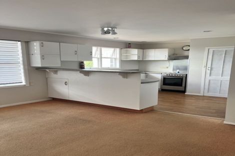 Photo of property in 10 Coronation Road, Glenfield, Auckland, 0627