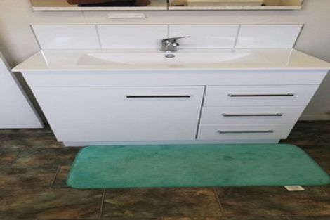 Photo of property in 3 Kathleen Crescent, Hornby, Christchurch, 8042