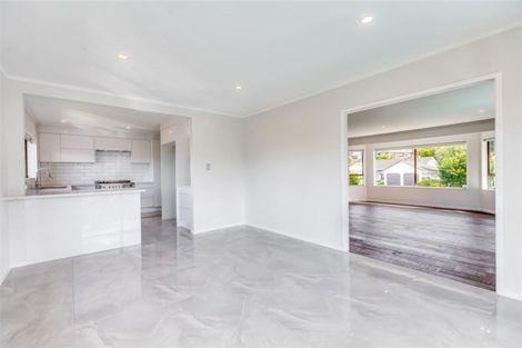 Photo of property in 128 Chelsea View Drive, Chatswood, Auckland, 0626
