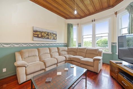 Photo of property in 46 Vogel Street, Hawera, 4610