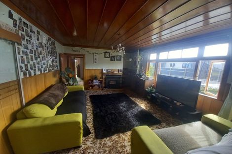 Photo of property in 3 Main Road, Tuatapere, 9620