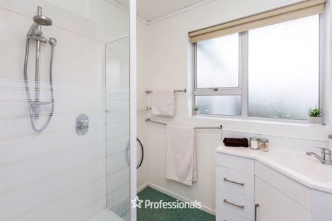 Photo of property in 15a Bonnie Glen Crescent, Ebdentown, Upper Hutt, 5018