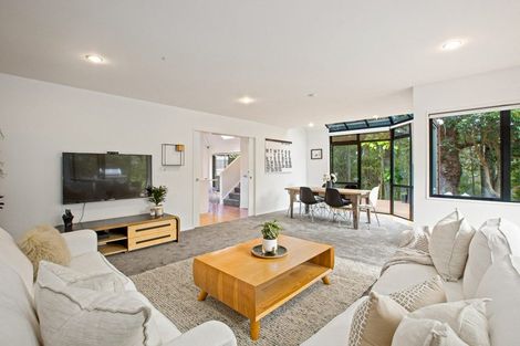 Photo of property in 1/47 Tui Glen Road, Birkenhead, Auckland, 0626