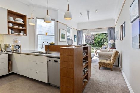 Photo of property in 380 Tinakori Road, Thorndon, Wellington, 6011