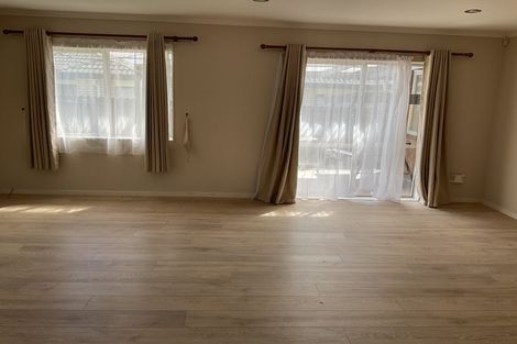 Photo of property in 10 Sambrooke Crescent, Flat Bush, Auckland, 2019