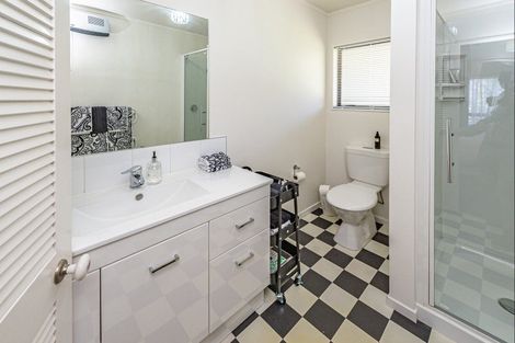 Photo of property in 5 Linda Place, Saint Johns Hill, Whanganui, 4501