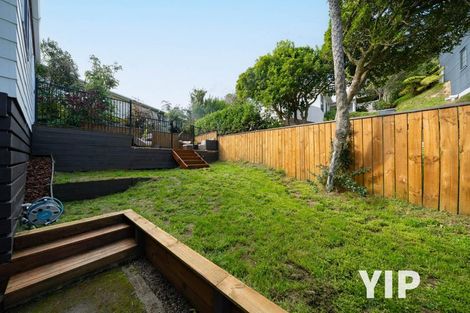 Photo of property in 2/154 Newlands Road, Newlands, Wellington, 6037