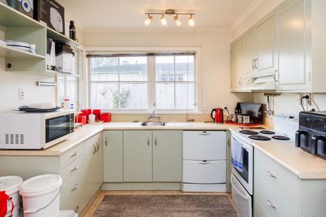 Photo of property in 14 Mudgway Place, Awapuni, Palmerston North, 4412