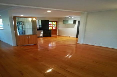 Photo of property in 2a Waller Avenue, Bucklands Beach, Auckland, 2012