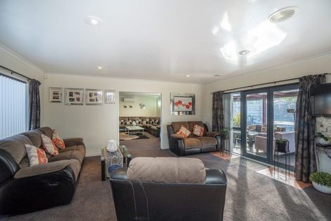 Photo of property in 155 Schnell Drive, Kelvin Grove, Palmerston North, 4414