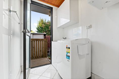 Photo of property in 19 Posa Avenue, Henderson, Auckland, 0612