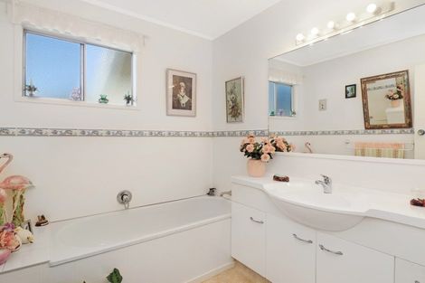 Photo of property in 128 Stanley Avenue, Te Aroha, 3320