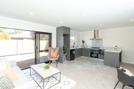 Photo of property in 2/22 Dalgliesh Avenue, Forest Lake, Hamilton, 3200