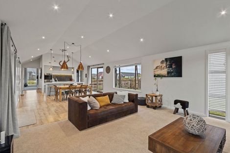 Photo of property in 6 Harmony Way, Cambridge, 3434