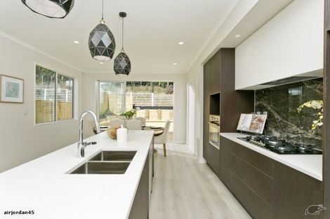 Photo of property in 12 Barrique Road, Kumeu, 0810