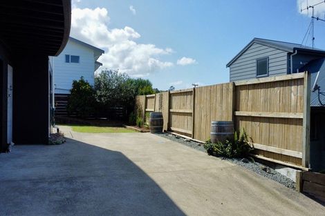 Photo of property in 6b Ranginui Road, Welcome Bay, Tauranga, 3112