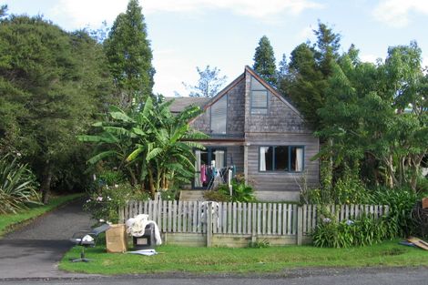 Photo of property in 37 Minnehaha Avenue, Titirangi, Auckland, 0604