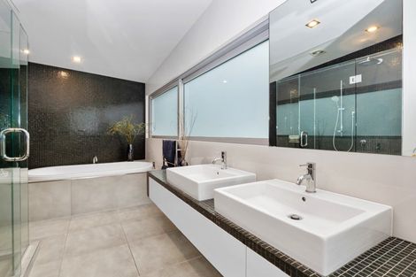 Photo of property in 28c Orkney Road, Mount Maunganui, 3116