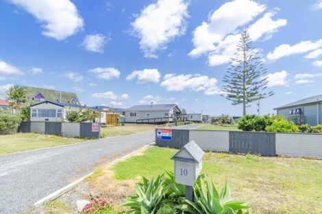 Photo of property in 10 Puriri Avenue, Kaiaua, Pokeno, 2473