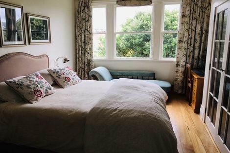 Photo of property in 19 Grove Road, Kelburn, Wellington, 6012